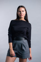 Load image into Gallery viewer, Knit Open Back Long Sleeve Top