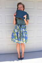 Load image into Gallery viewer, Floral flair skirt with pockets
