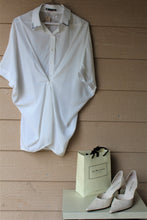Load image into Gallery viewer, Twist-Front White Buttoned Top
